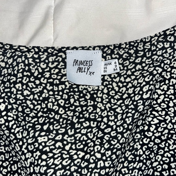 princess polly tie top - Picture 2 of 6